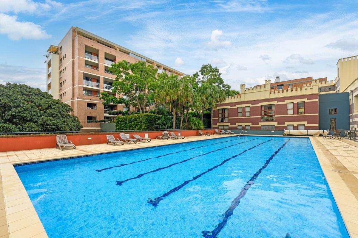 Redfern 2br With Balcony Free Parking Near Cbd Apartment