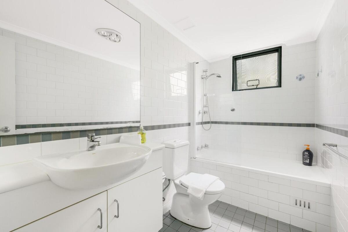 Redfern 2br With Balcony Free Parking Near Cbd