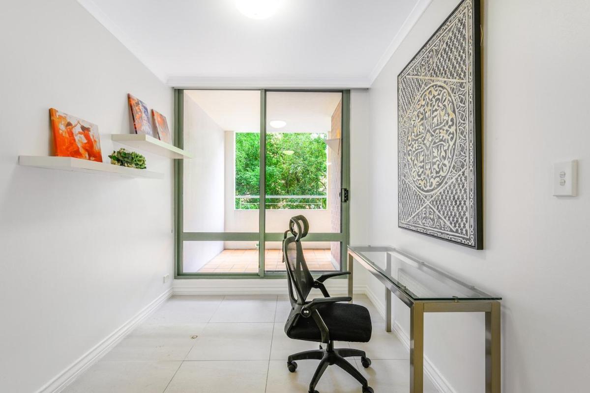 Redfern 2br With Balcony Free Parking Near Cbd Apartment *