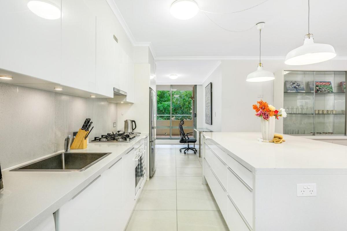 Redfern 2br With Balcony Free Parking Near Cbd Apartment